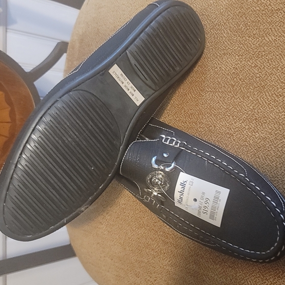 Mens shoes size 9.5 - Picture 3 of 5